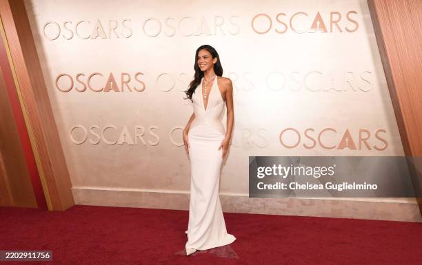Bruna Marquezine attends the 97th Annual Oscars at Dolby Theatre on March 02, 2025 in Hollywood, California.