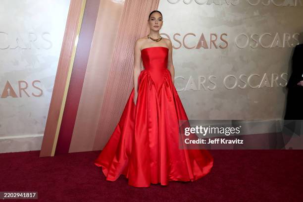 Gal Gadot attends the 97th Annual Oscars at Dolby Theatre on March 02, 2025 in Hollywood, California.