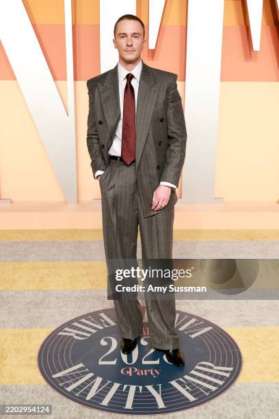 Drew Starkey attends the 2025 Vanity Fair Oscar Party Hosted By Radhika Jones at Wallis Annenberg Center for the Performing Arts on March 02, 2025 in...