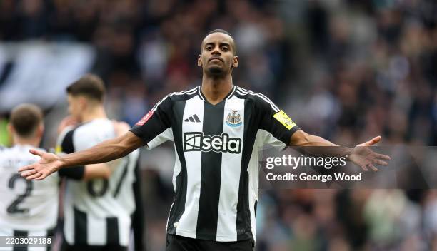 Alexander Isak of Newcastle United celebrates scoring his team's first goal from the penalty spot during the Emirates FA Cup Fifth Round match...