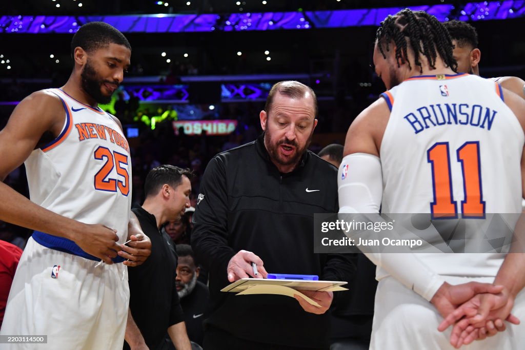 New York Knicks v Los Angeles Lakers