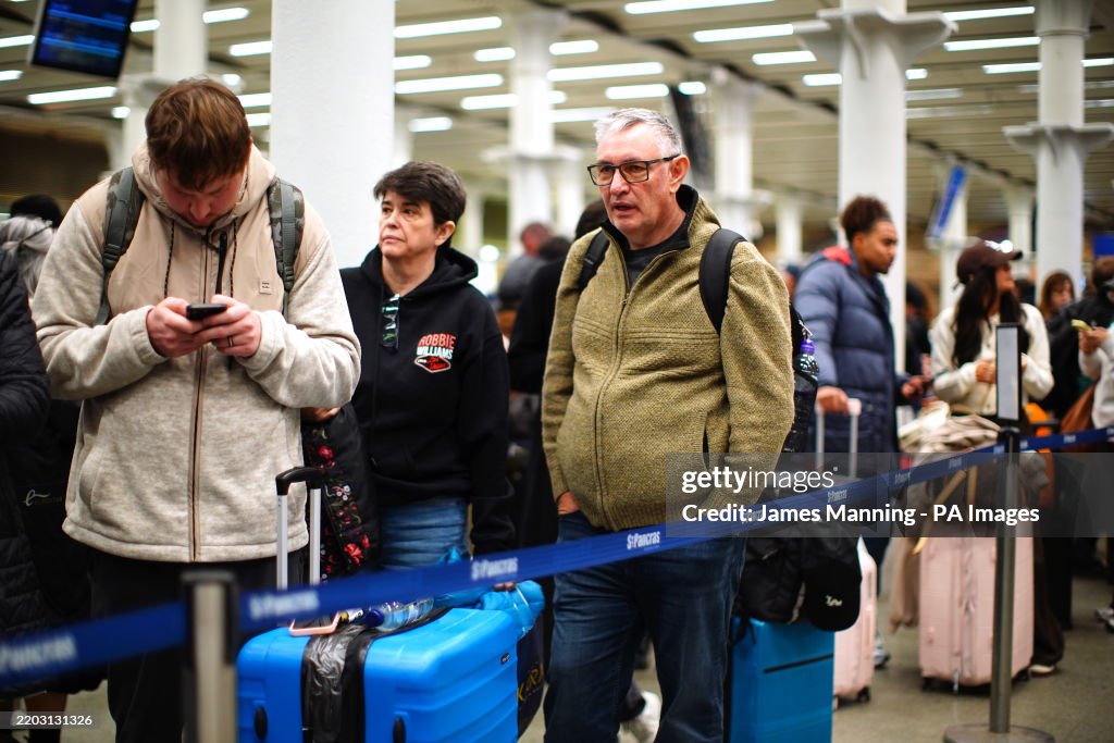 Eurostar trains halted