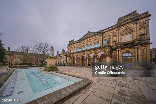 york art gallery and its historic courtyard - fitopardo stock pictures, royalty-free photos & images
