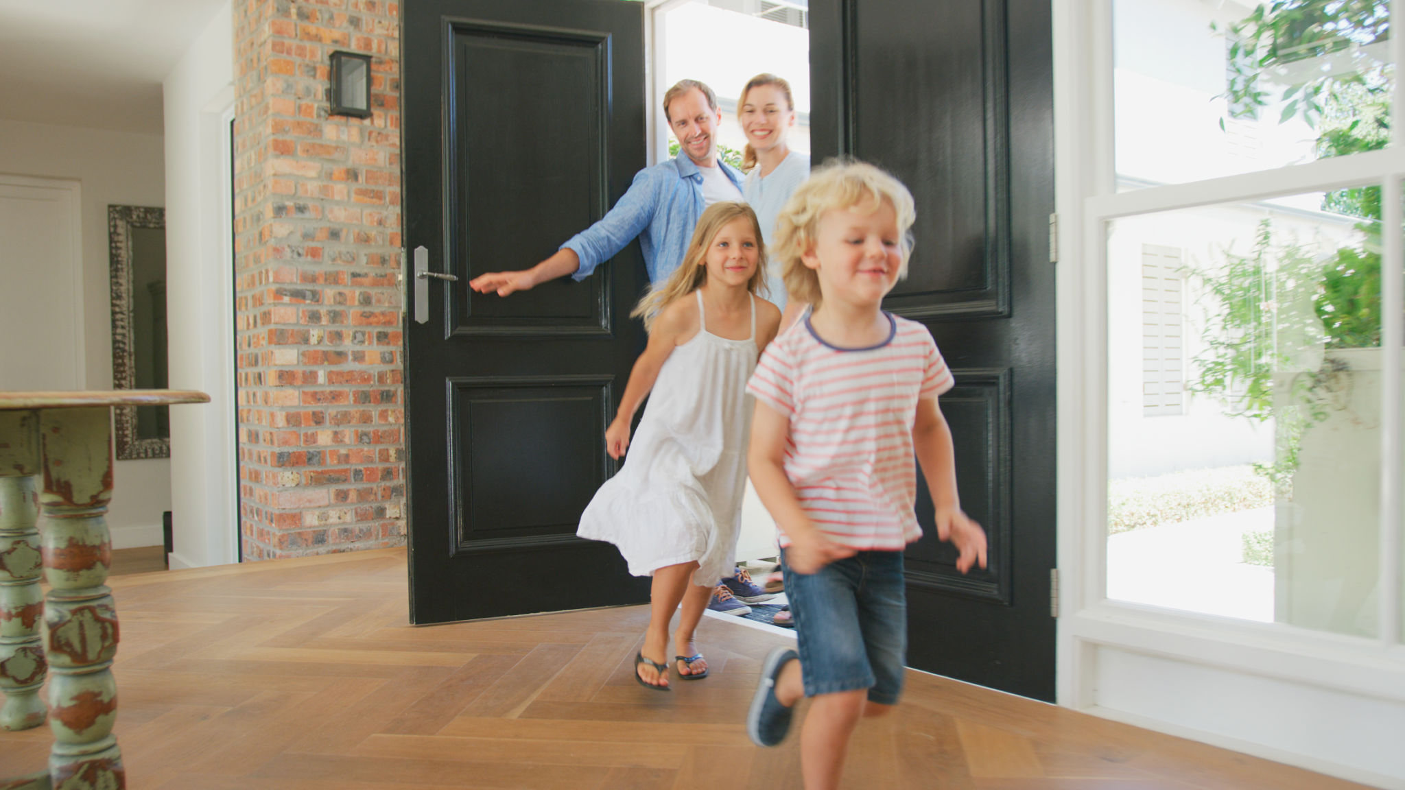 family visiting house