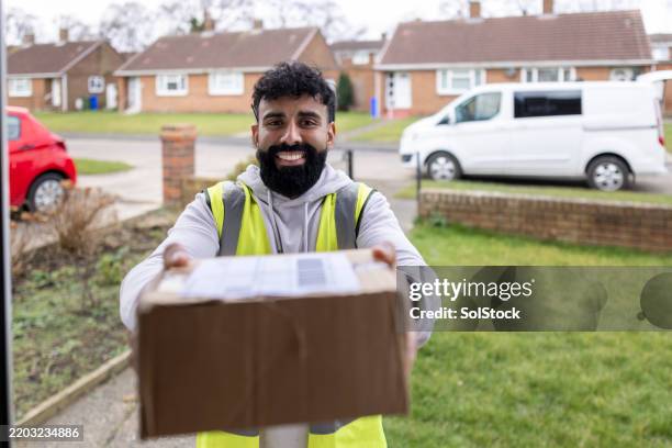 customers point of view - postbode stockfoto's en -beelden