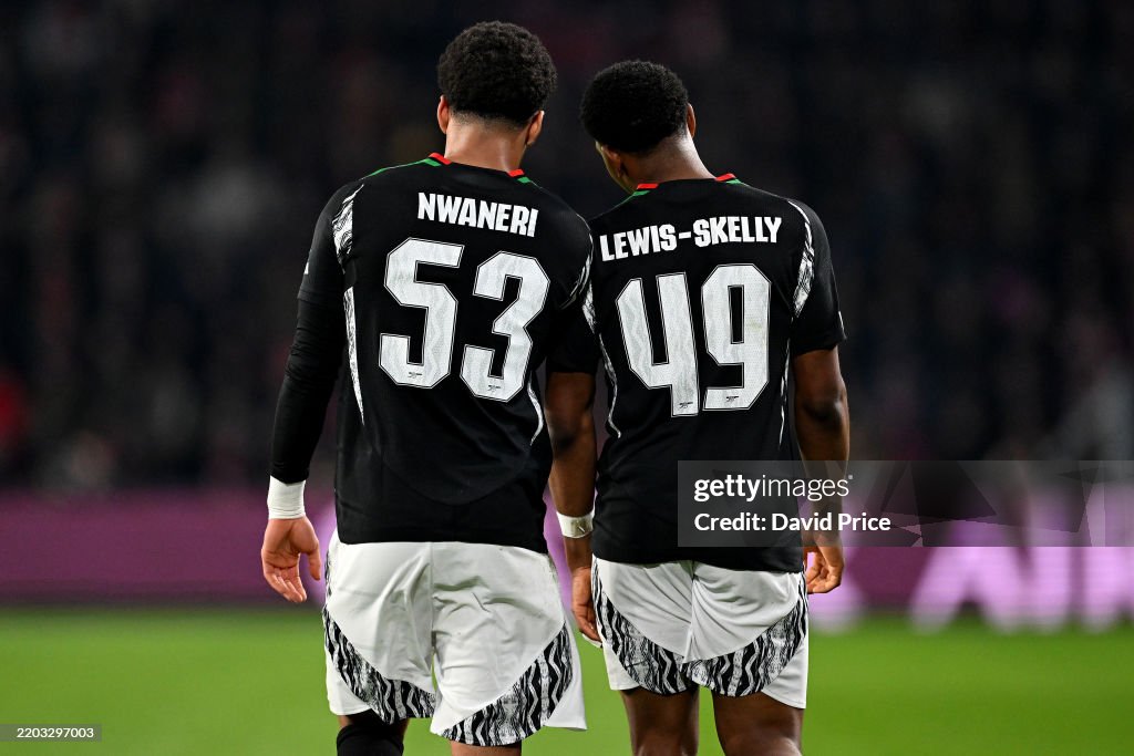 PSV Eindhoven v Arsenal FC - UEFA Champions League 2024/25 Round of 16 First Leg