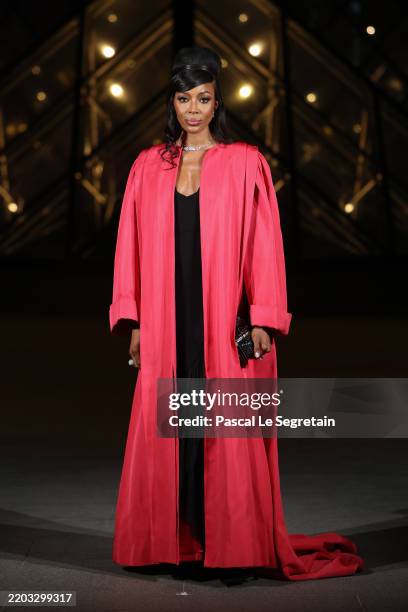 Naomi Campbell attends the "Le Grand Diner du Louvre" Passage Richelieu Photocall at Musee du Louvre on March 04, 2025 in Paris, France.