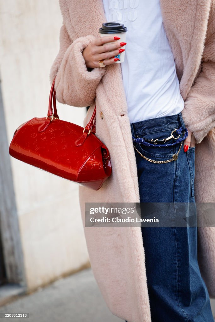 Street Style - Day 3 - Milan Fashion Week - Womenswear Fall/Winter 2025/2026