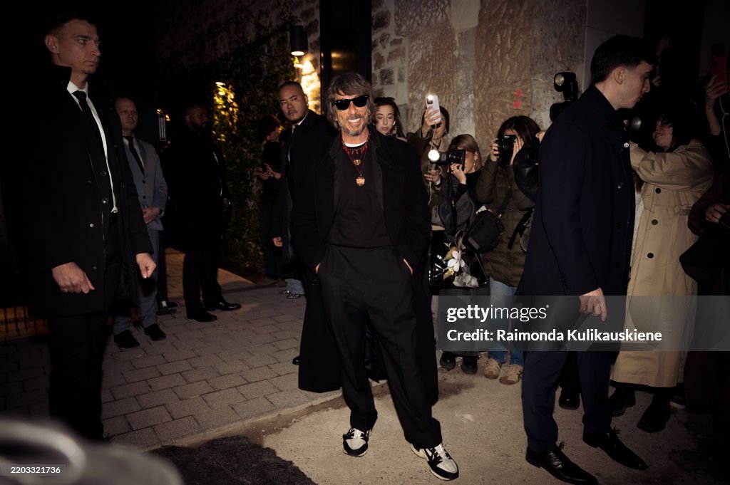 Street Style - Paris Fashion Week - Womenswear Fall/Winter 2025/2026 - Day Two