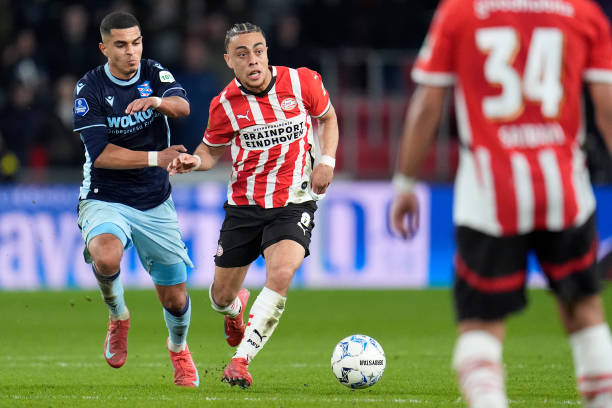 Ilias Sebaoui of SC Heerenveen, Sergino Dest of PSV during the Dutch Eredivisie match between PSV v SC Heerenveen at the Philips Stadium on March 8,...