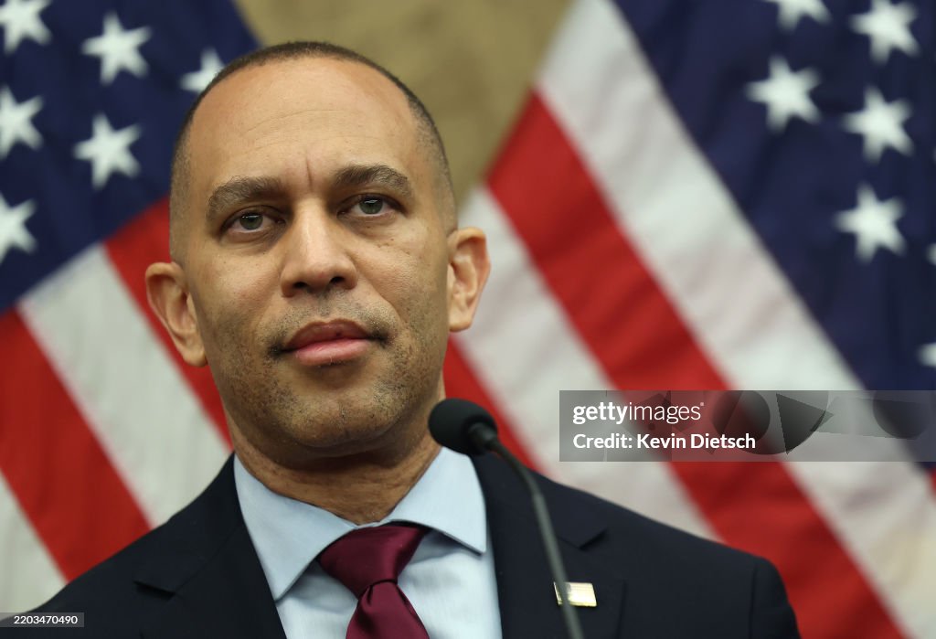 Leader Jeffries Holds A Press Conference on Cuts To Veteran Programs