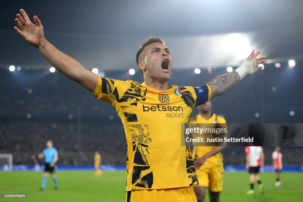 Feyenoord v FC Internazionale Milano - UEFA Champions League 2024/25 Round of 16 First Leg