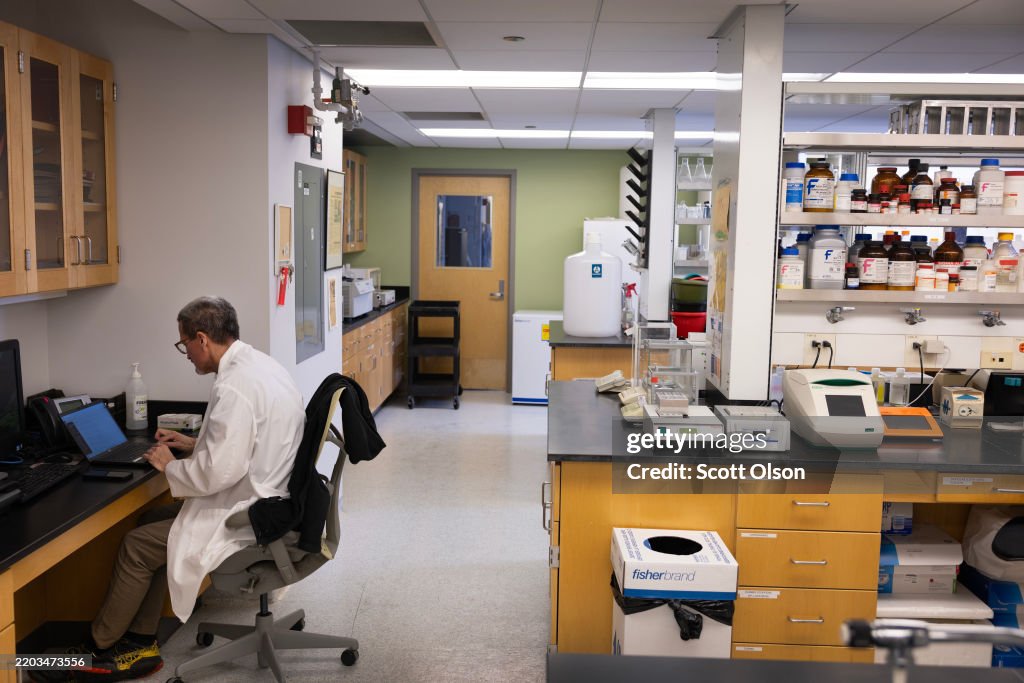 Cut In NIH Funding Imperils Medical Research At University Of Illinois Chicago
