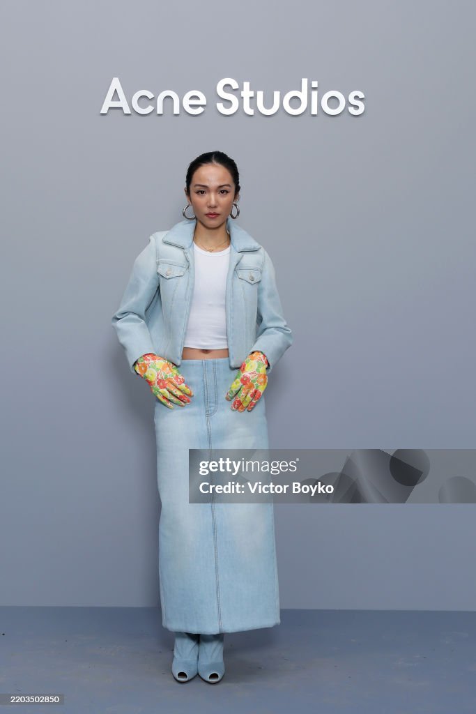 Acne Studios: Photocall - Paris Fashion Week - Womenswear Fall/Winter 2025-2026