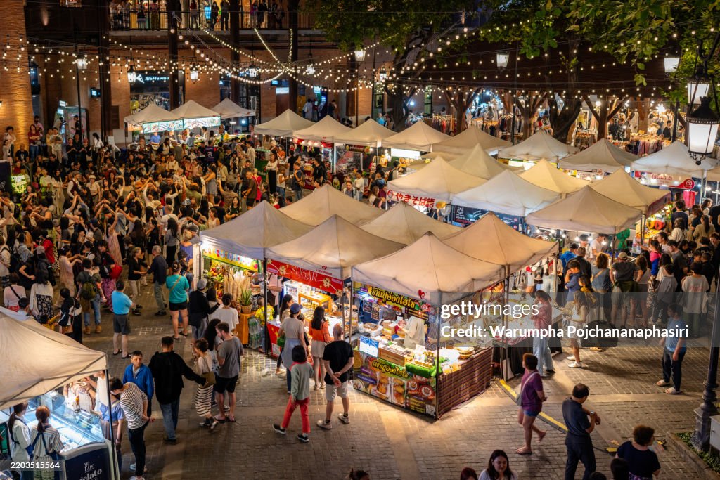 Touristenattraktionen und Shopping für Touristen, die Chiang Mai besuchen, Markt Fußgängerzone, One Nimman Markt, Chiang Mai, Thailand, 18. Januar 2025.