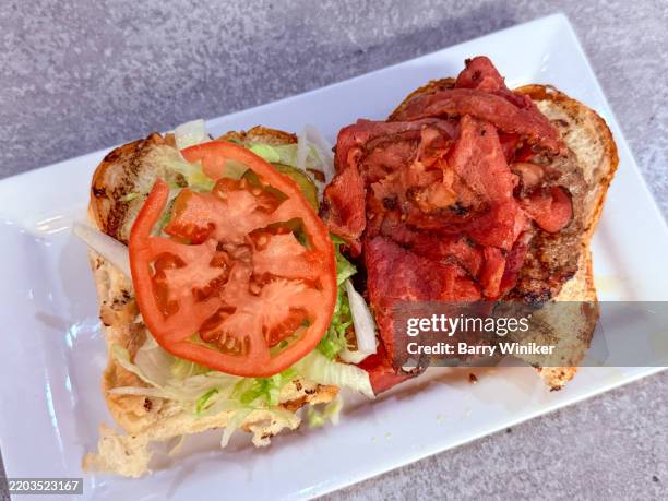 pastrami burger - pastrami burger stock pictures, royalty-free photos & images