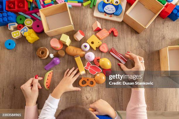 learning together - continuous learning stock pictures, royalty-free photos & images