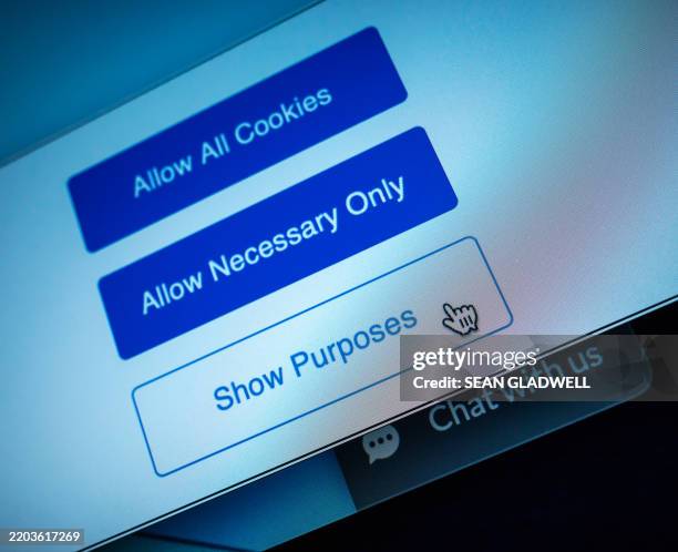 internet cookies - biscuit stock pictures, royalty-free photos & images