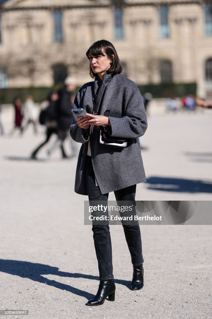Street Style - Paris Fashion Week - Womenswear Fall/Winter 2025/2026 - Day Three