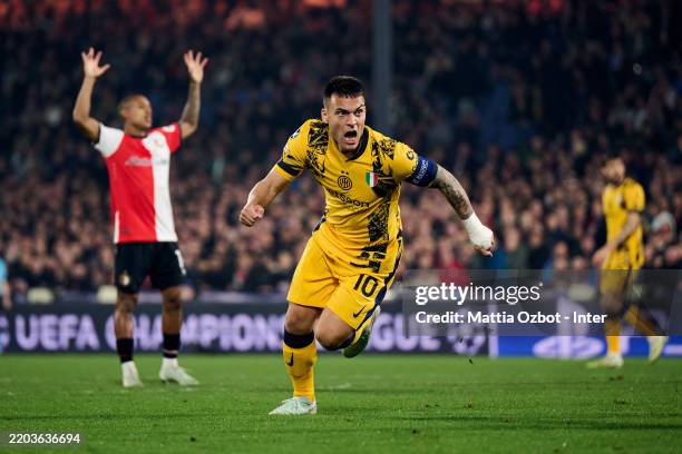 Lautaro Martinez of FC Internazionale celebrates with teammates after scoring his team's second goal during the UEFA Champions League 2024/25 UEFA...