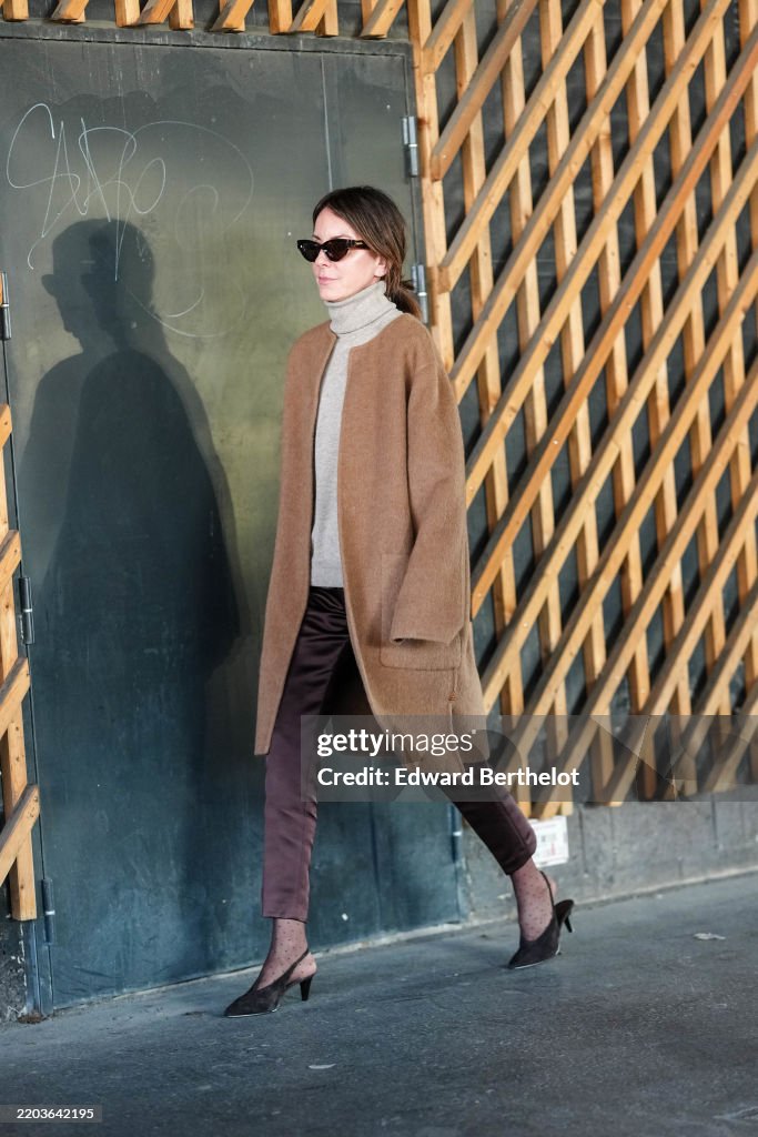Street Style - Paris Fashion Week - Womenswear Fall/Winter 2025/2026 - Day Three