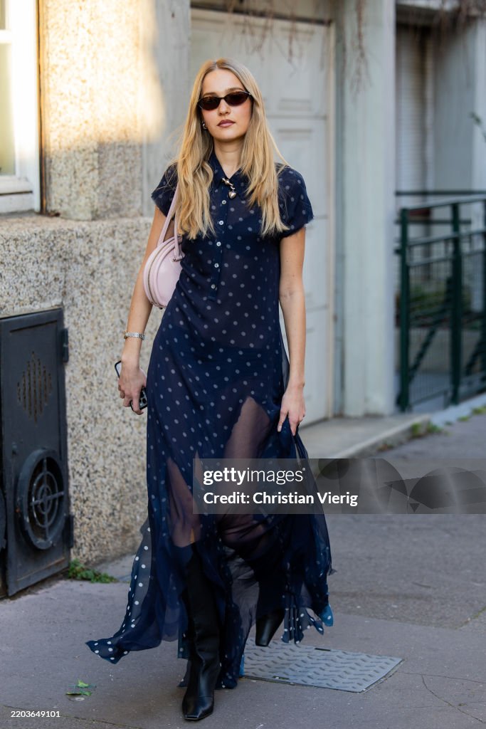 Street Style - Paris Fashion Week - Womenswear Fall/Winter 2025/2026 - Day Three