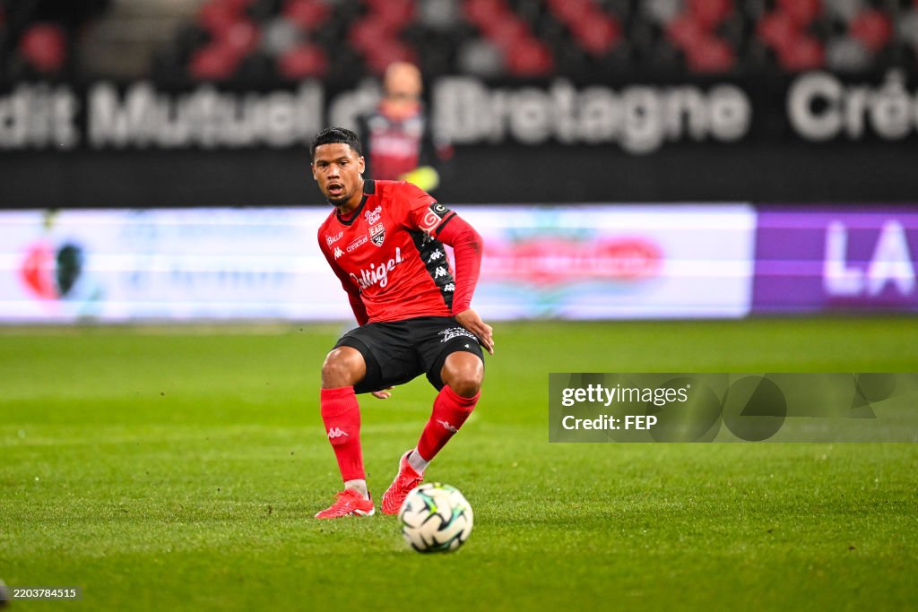 En Avant Guingamp v Clermont Foot 63 - Ligue 2 BKT 2024/2025