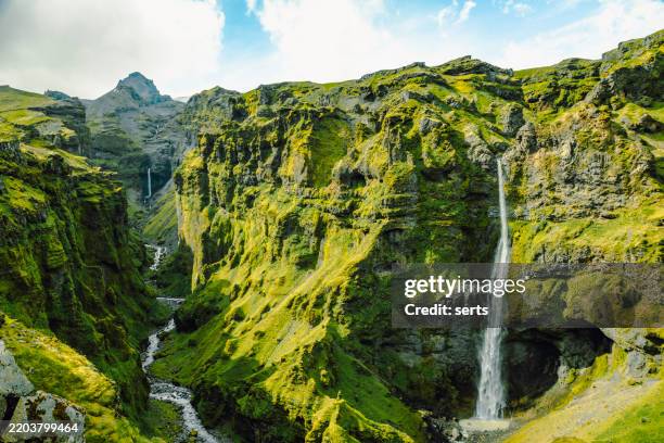 vue imprenable sur le canyon de mulagljufur en islande - vatnajokull photos et images de collection