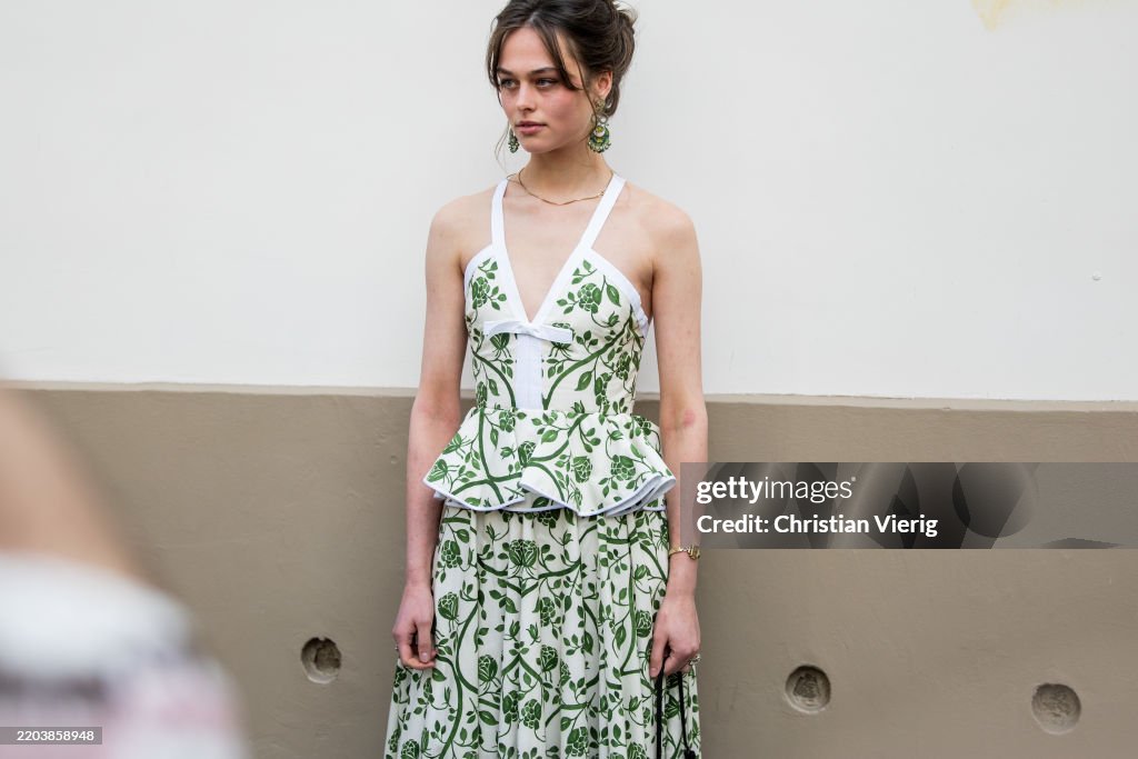 Street Style - Paris Fashion Week - Womenswear Fall/Winter 2025/2026 - Day Five