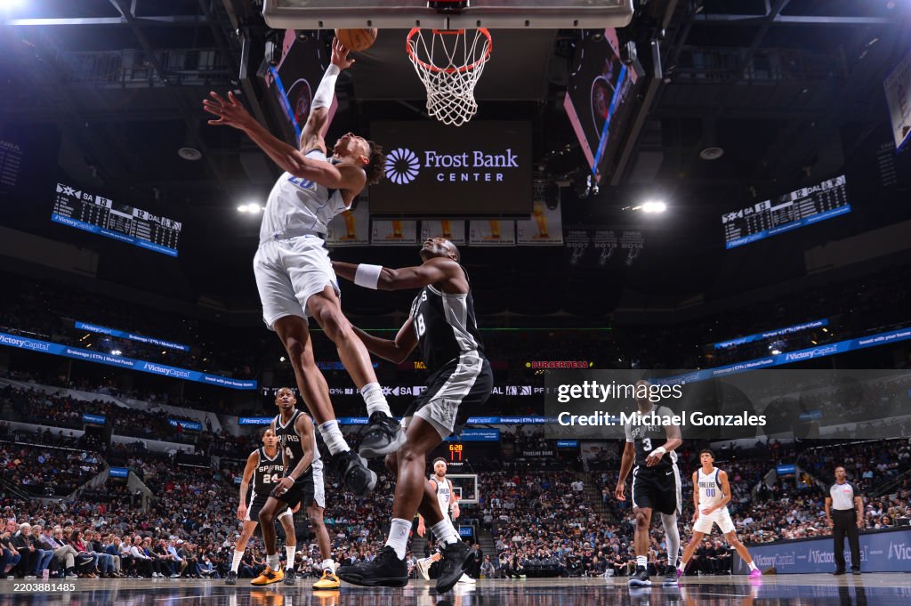 Dallas Mavericks v San Antonio Spurs