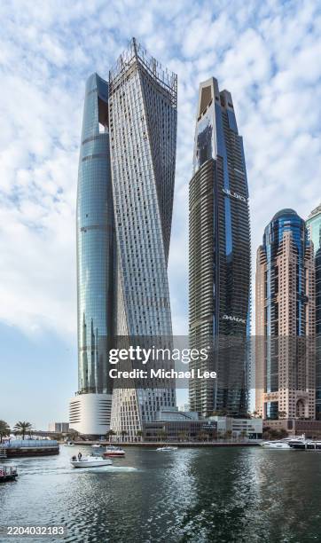 dubai marina skyscrapers - palm-jumeirah imagens e fotografias de stock