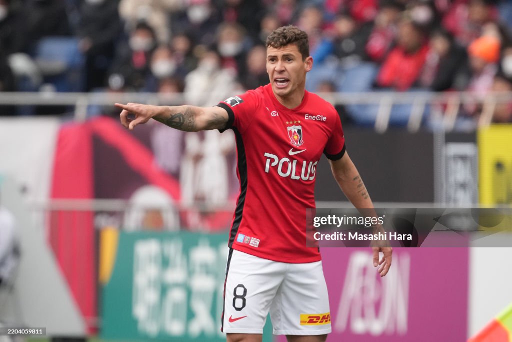 Urawa Red Diamonds v Fagiano Okayama - J.LEAGUE MEIJI YASUDA J1