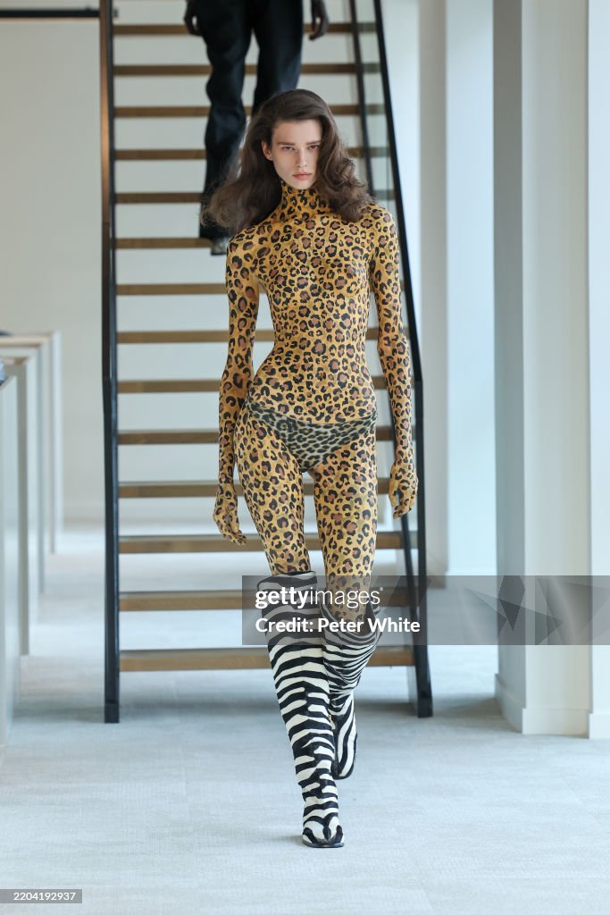 Duran Lantink: Runway - Paris Fashion Week - Womenswear Fall/Winter 2025-2026