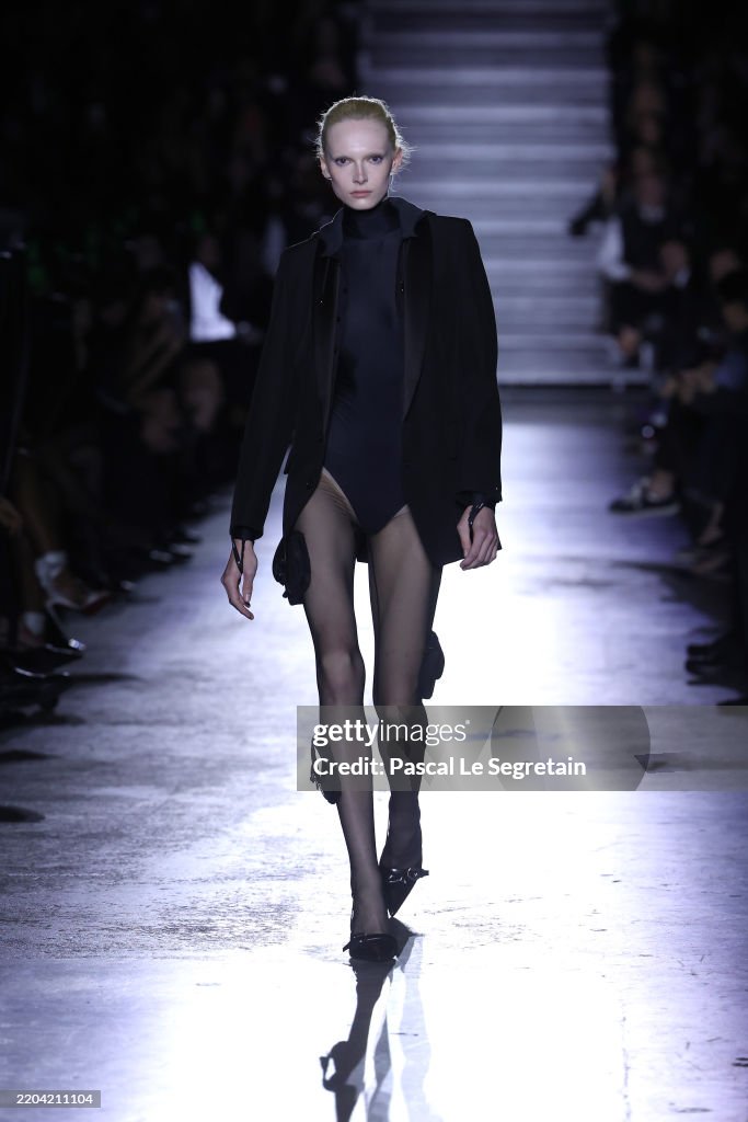 Coperni: Runway - Paris Fashion Week - Womenswear Fall/Winter 2025-2026