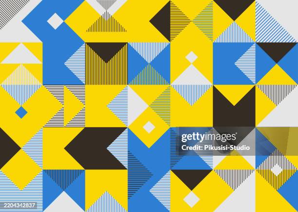 ilustraciones, imágenes clip art, dibujos animados e iconos de stock de patrón geométrico angular sin costuras con diseño triangular moderno - mosaico
