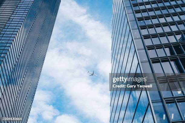 skyscrapers in london - civil aviation stock pictures, royalty-free photos & images