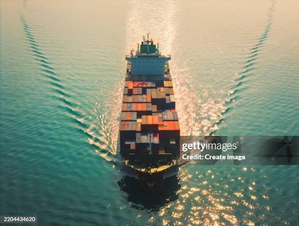 Container Front Still 1,500 Front Load Container Stock Photos, High-Res Pictures, and Images ...