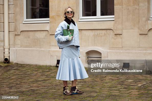 Street Style - Paris Fashion Week - Womenswear Fall/Winter 2025/2026 - Day Eight Street Style - Paris Fashion Week - Womenswear Fall/Winter 2025/2026 - Day Eight