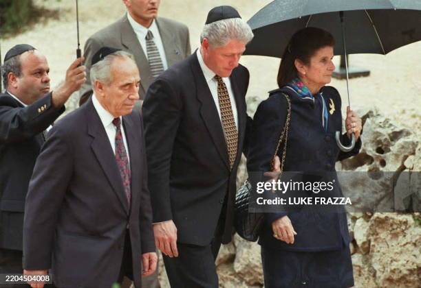 Lea Rabin 169 Shalom Cemetery Stock Photos, High-Res Pictures, and Images - Getty ...