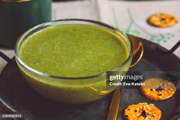 broccoli cream soup - green pea soup stock pictures, royalty-free photos & images