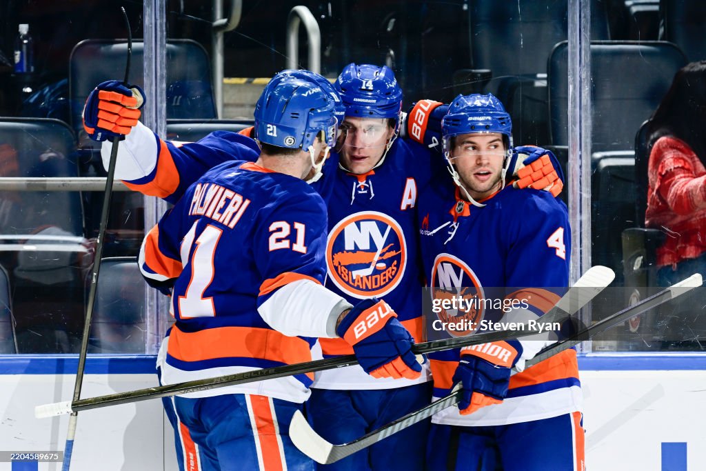 Edmonton Oilers v New York Islanders