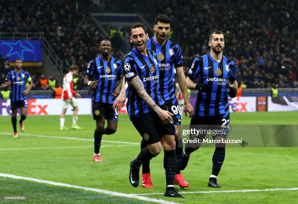 FC Internazionale Milano v Feyenoord - UEFA Champions League 2024/25 Round of 16 Second Leg
