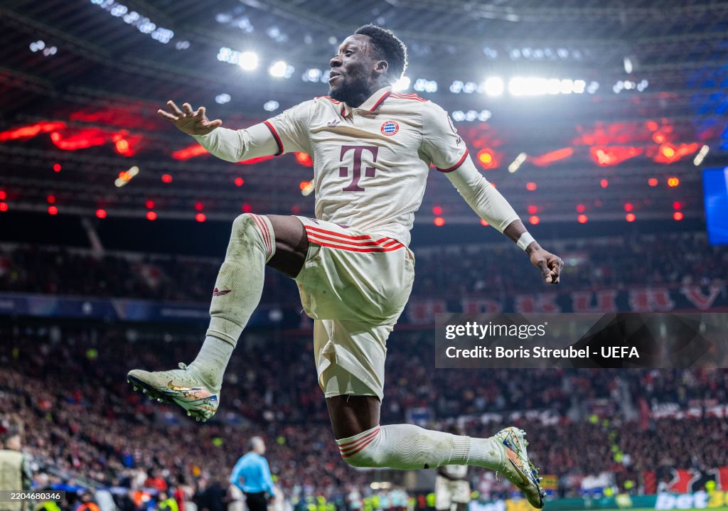 Bayer 04 Leverkusen v FC Bayern München - UEFA Champions League 2024/25 Round of 16 Second Leg