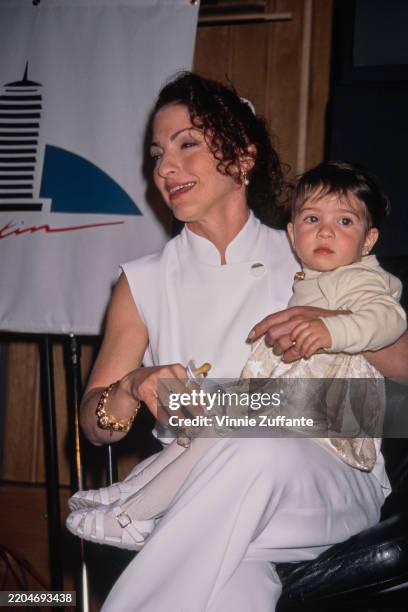 Gloria & Emily Estefan, Nieuwsfoto's