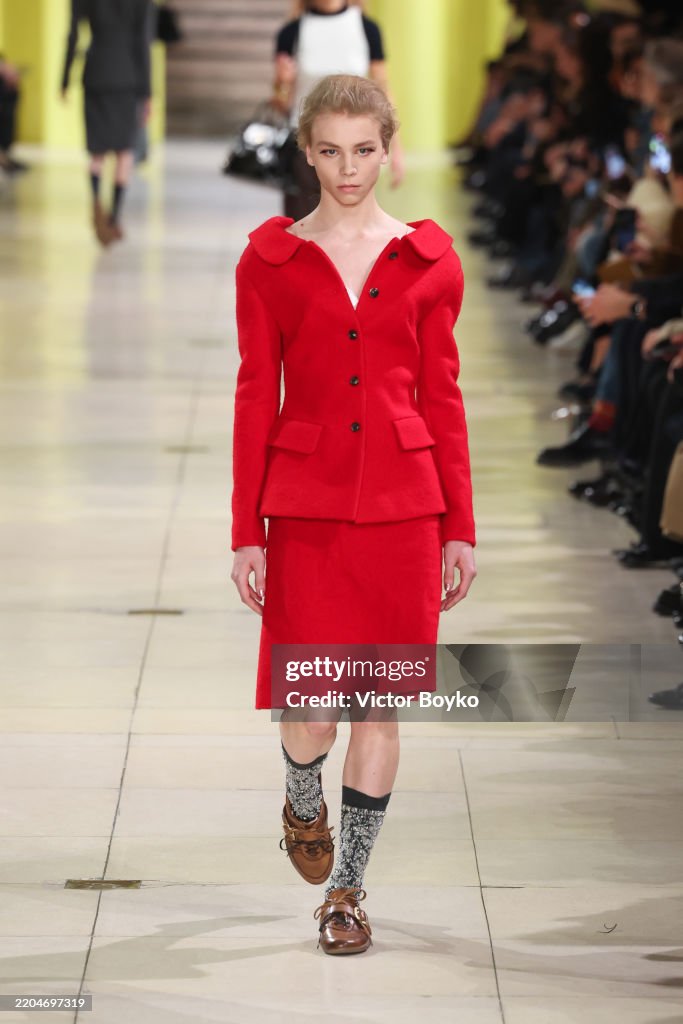Miu Miu: Runway - Paris Fashion Week - Womenswear Fall/Winter 2025-2026