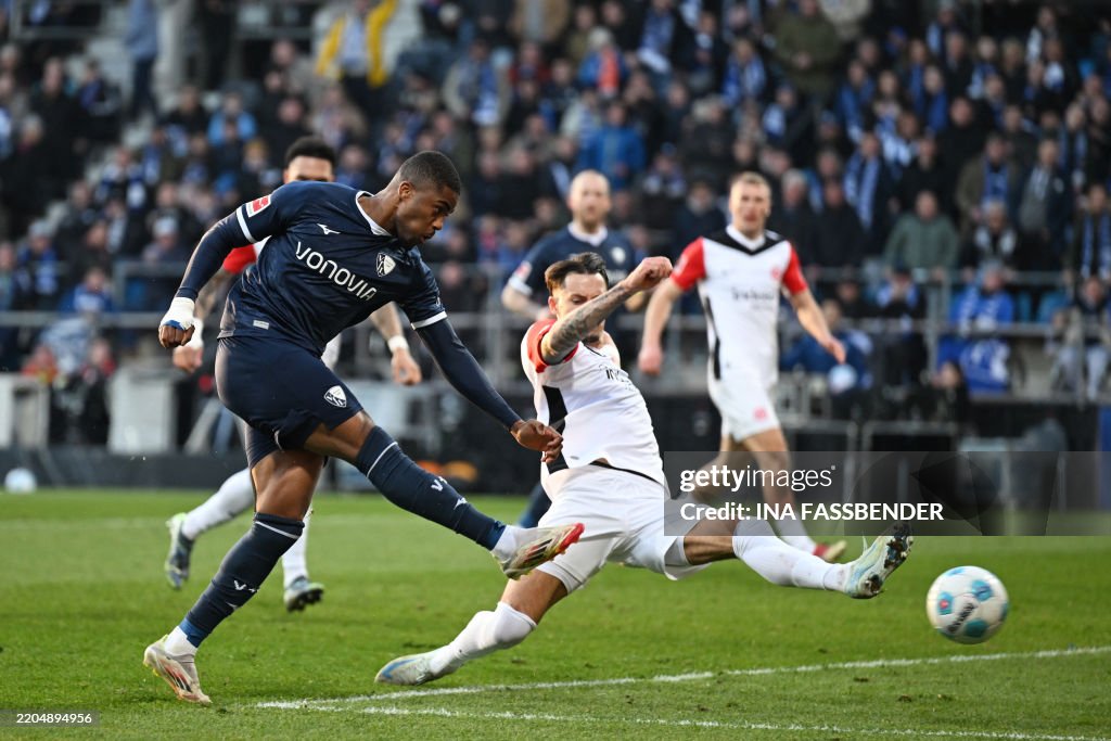 FBL-GER-BUNDESLIGA-BOCHUM-FRANKFURT