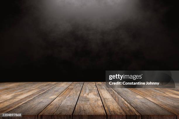 rustic wooden floor with dark background - holzboden stock-fotos und bilder