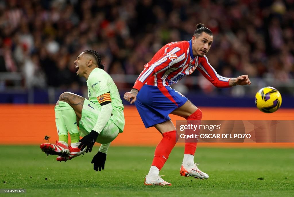 TOPSHOT-FBL-ESP-LIGA-ATLETICO MADRID-BARCELONA
