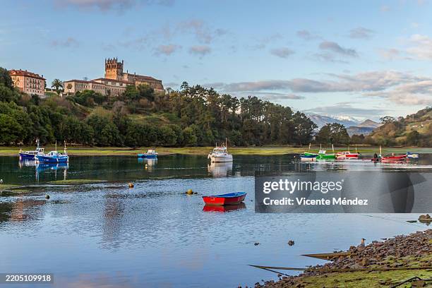 view of the brazo mayor of the san vicente estuary - ria river stock pictures, royalty-free photos & images