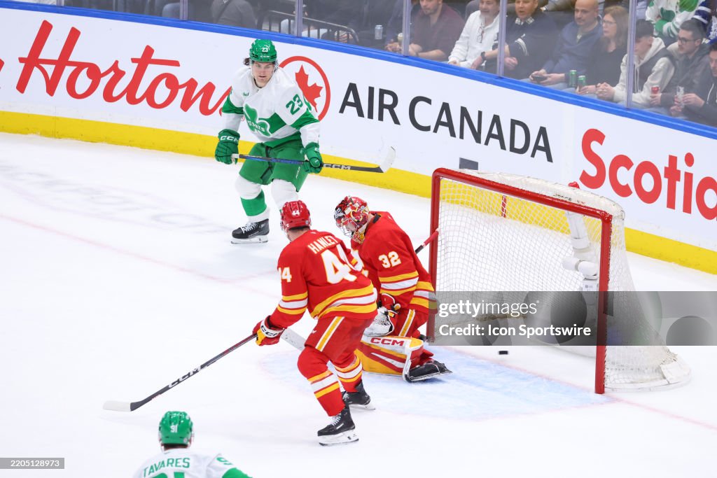 NHL: MAR 17 Flames at Maple Leafs